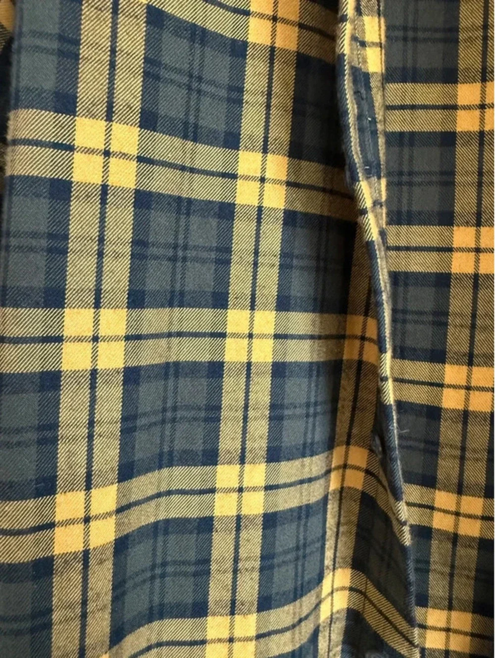 Men’s plaid button up shirt